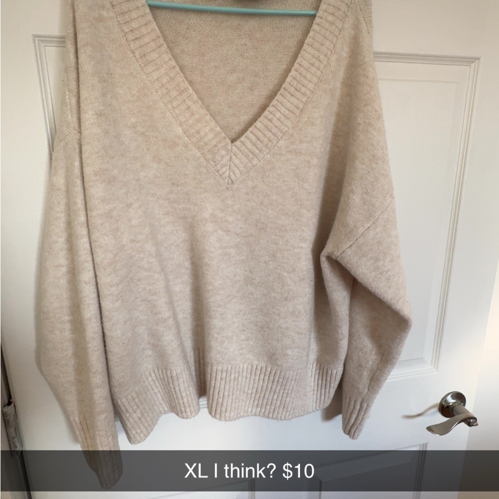 Reitmans Cream V-Neck Sweater Relaxed Fit